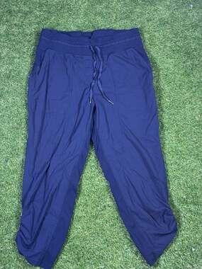 Lululemon Dance Studio Mid-Rise Crop Pinstripe Joggers in True Navy Large